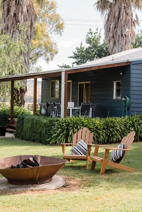 Walnut Tree Cottages Whorouly Exteriör bild